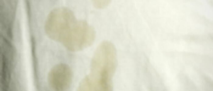How to remove oil stains from sheets (1)